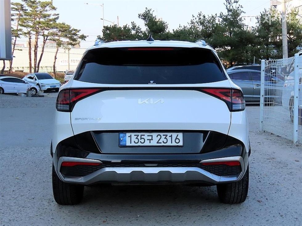 2022 - kia sportage