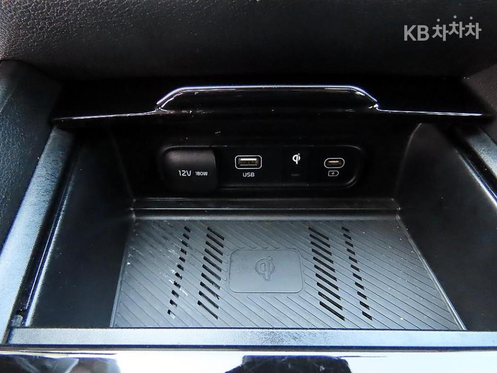 2022 - kia sportage