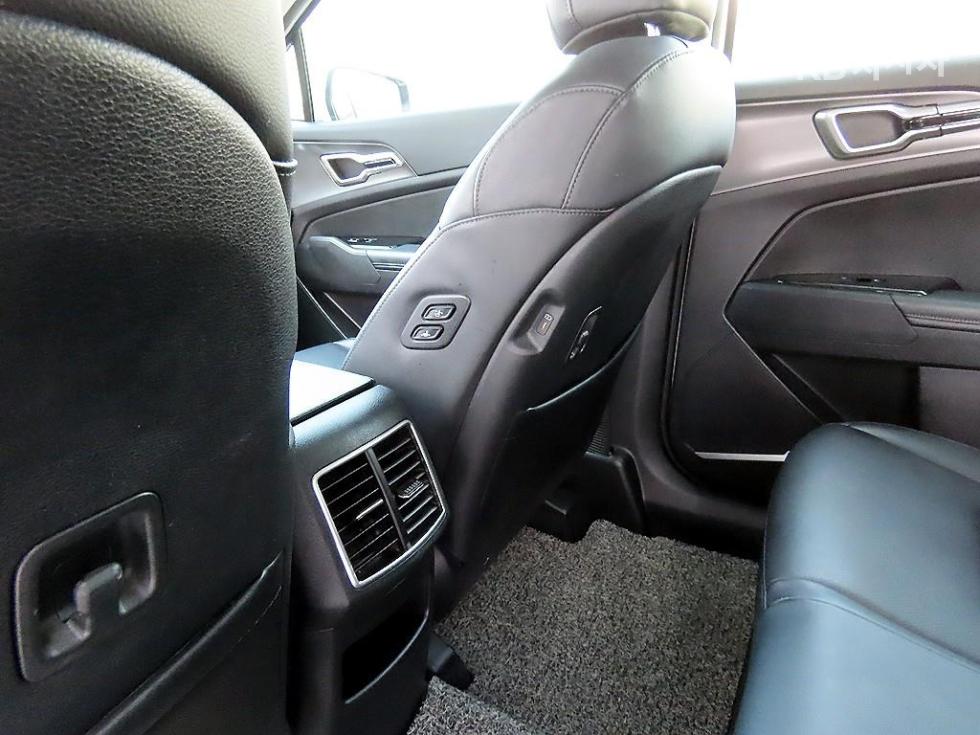 2022 - kia sportage
