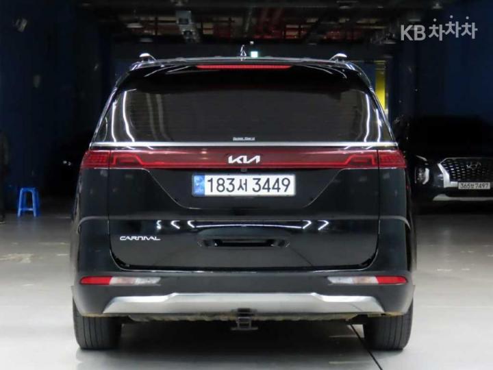 Kia Carnival D2.2 9 Seater Noblesse - фото 3