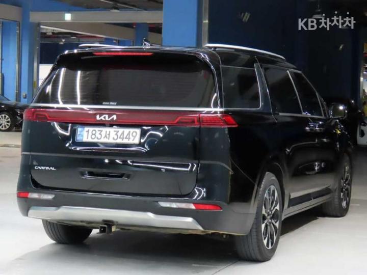 Kia Carnival D2.2 9 Seater Noblesse - фото 4