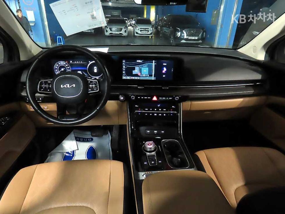 2023 - kia carnival