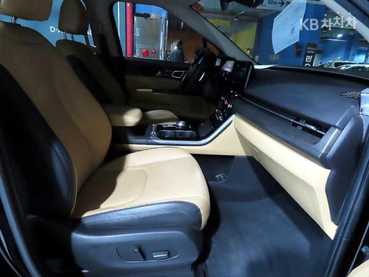 Kia Carnival D2.2 9 Seater Noblesse - фото 8