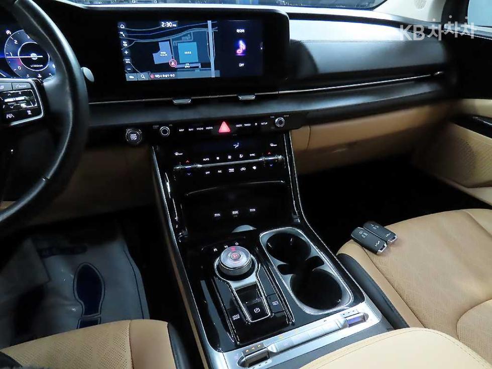 2023 - kia carnival