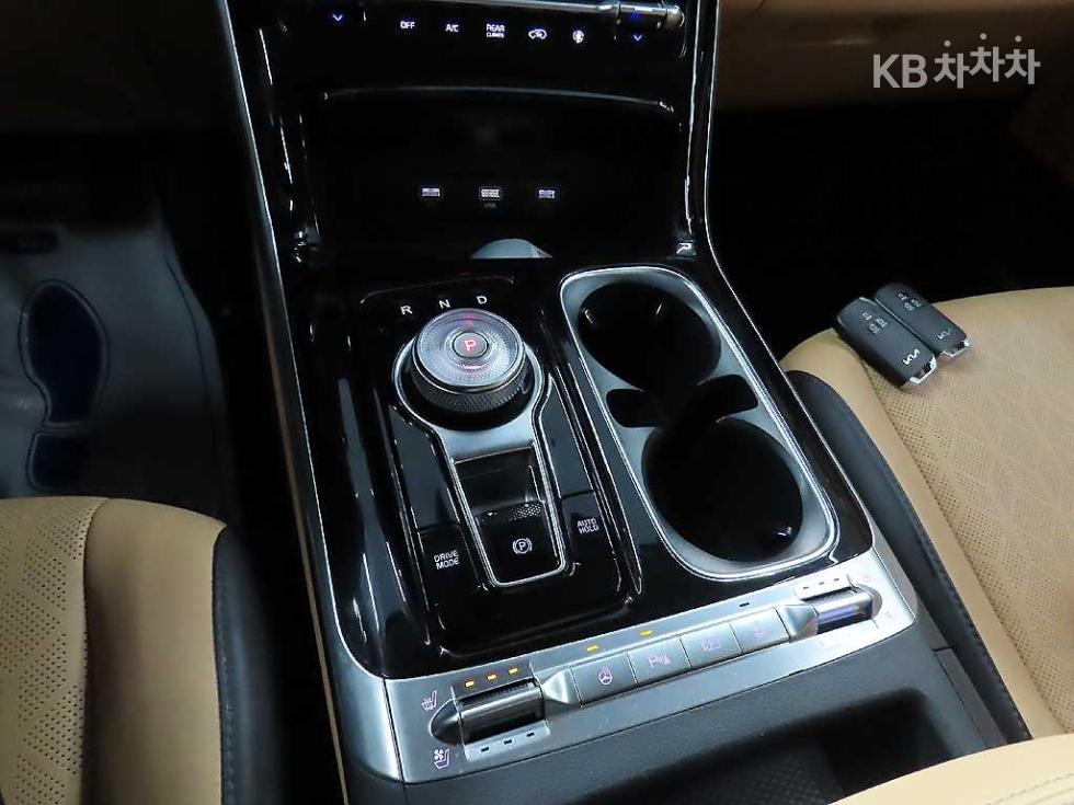 2023 - kia carnival