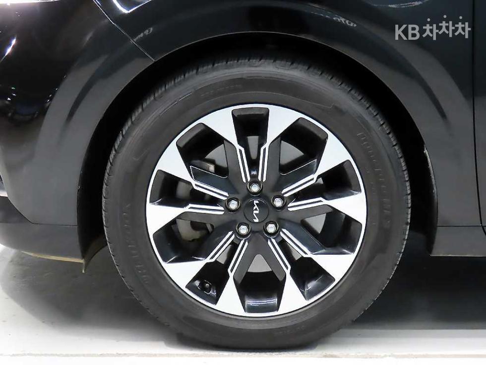 2023 - kia carnival