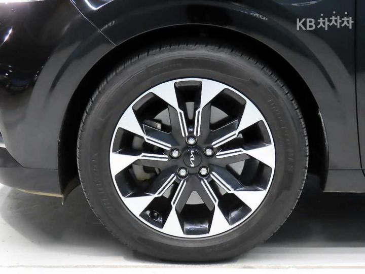 Kia Carnival D2.2 9 Seater Noblesse - фото 20