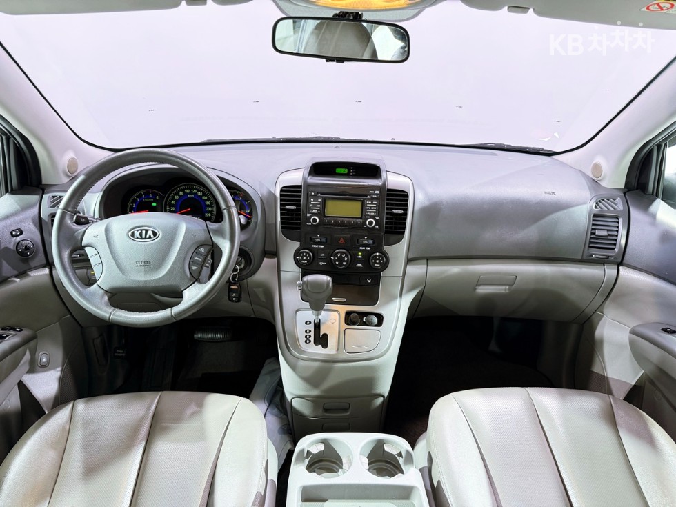 2011 - kia carnival