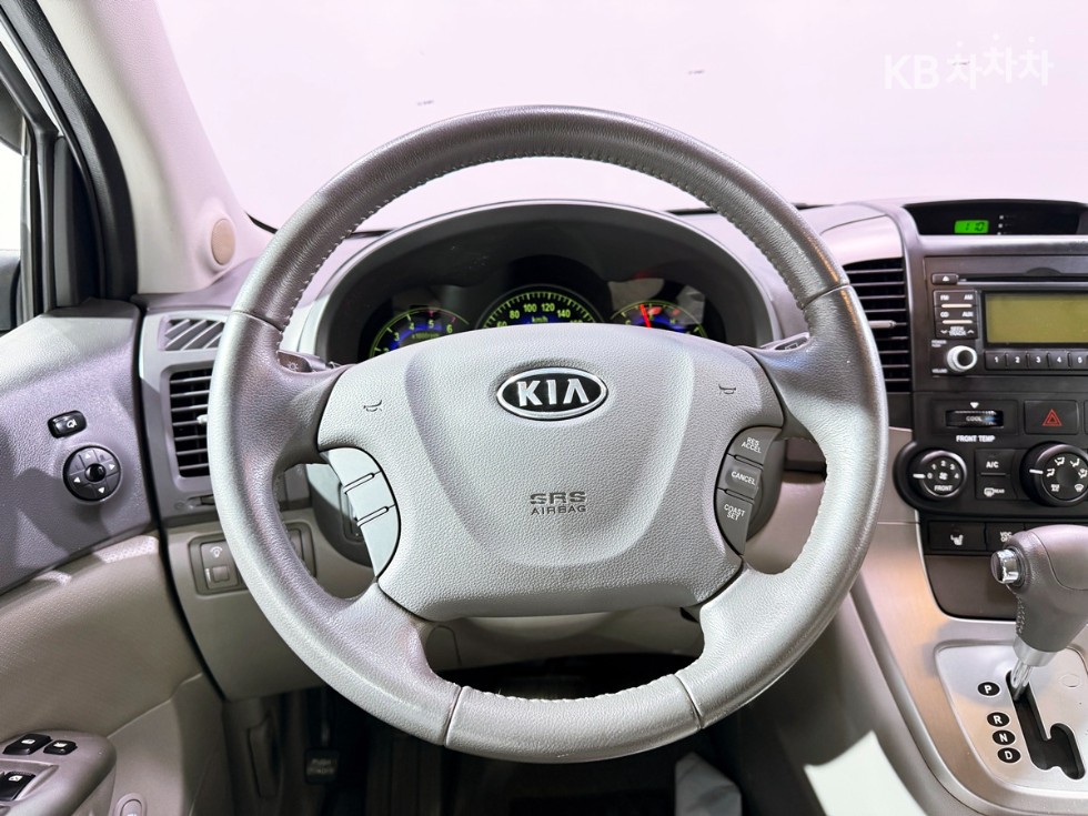 2011 - kia carnival