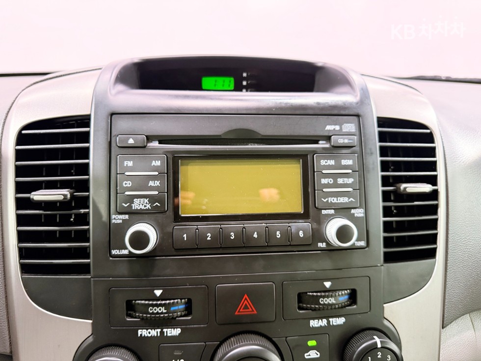 2011 - kia carnival