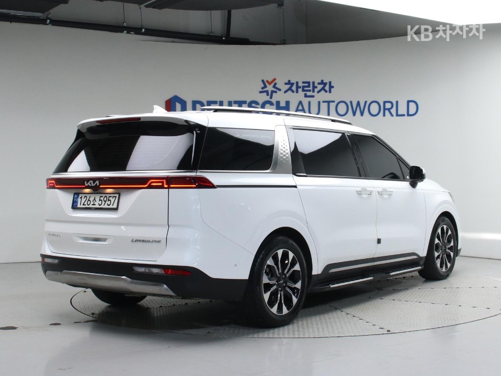2022 - kia carnival