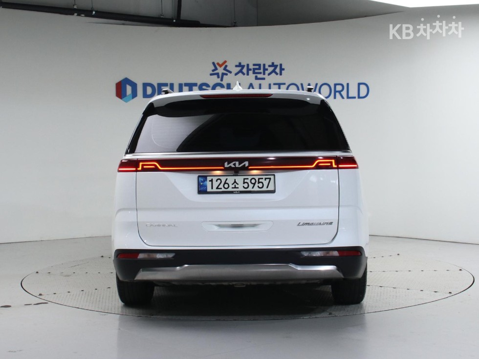 2022 - kia carnival