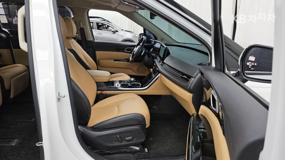 2022 - kia carnival