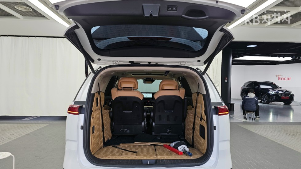 2022 - kia carnival