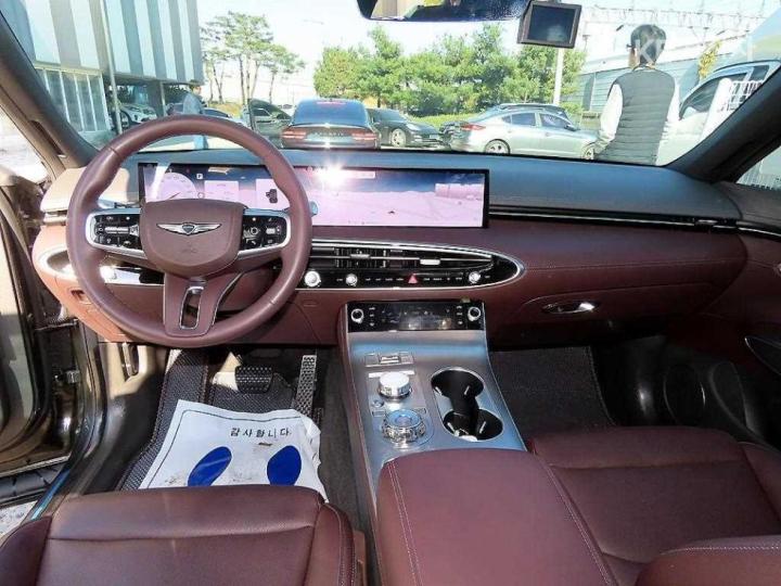 Genesis GV70 Gasoline 2.5T AWD 8