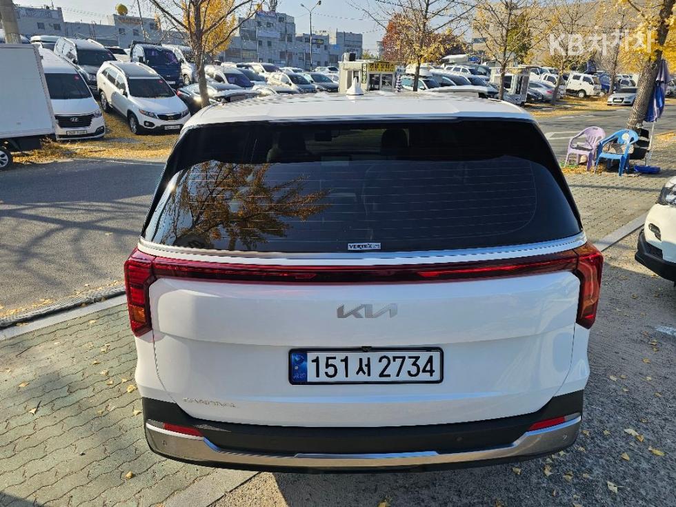 2025 - kia carnival