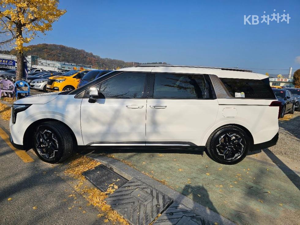 2025 - kia carnival
