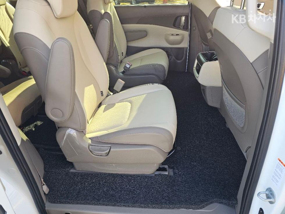 2025 - kia carnival