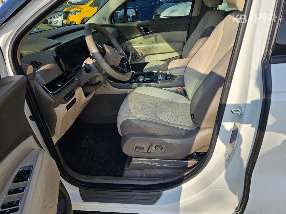 2025 - kia carnival