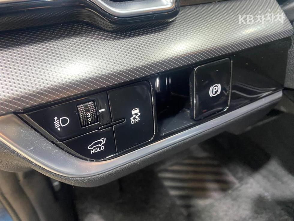 2022 - kia sportage