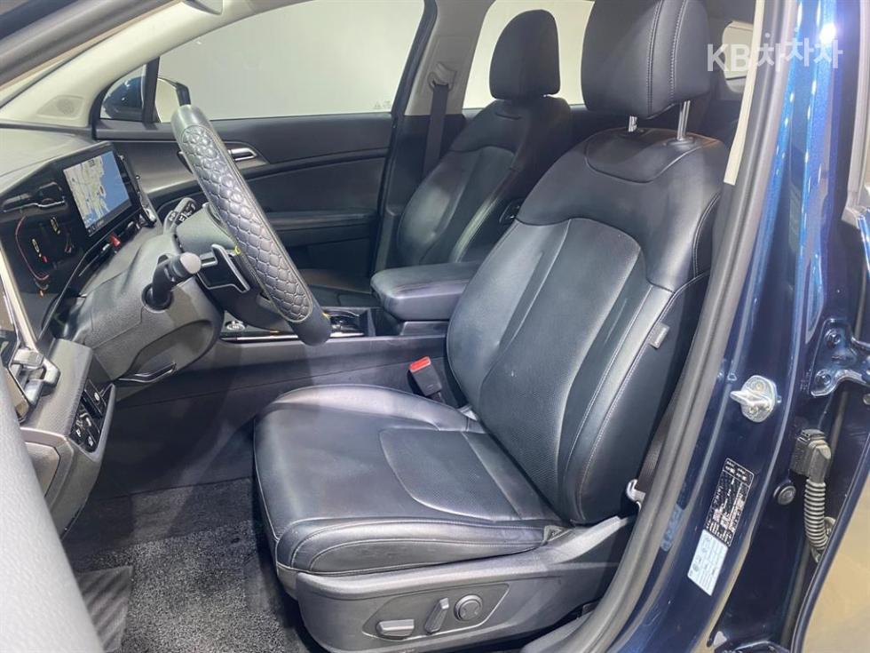 2022 - kia sportage