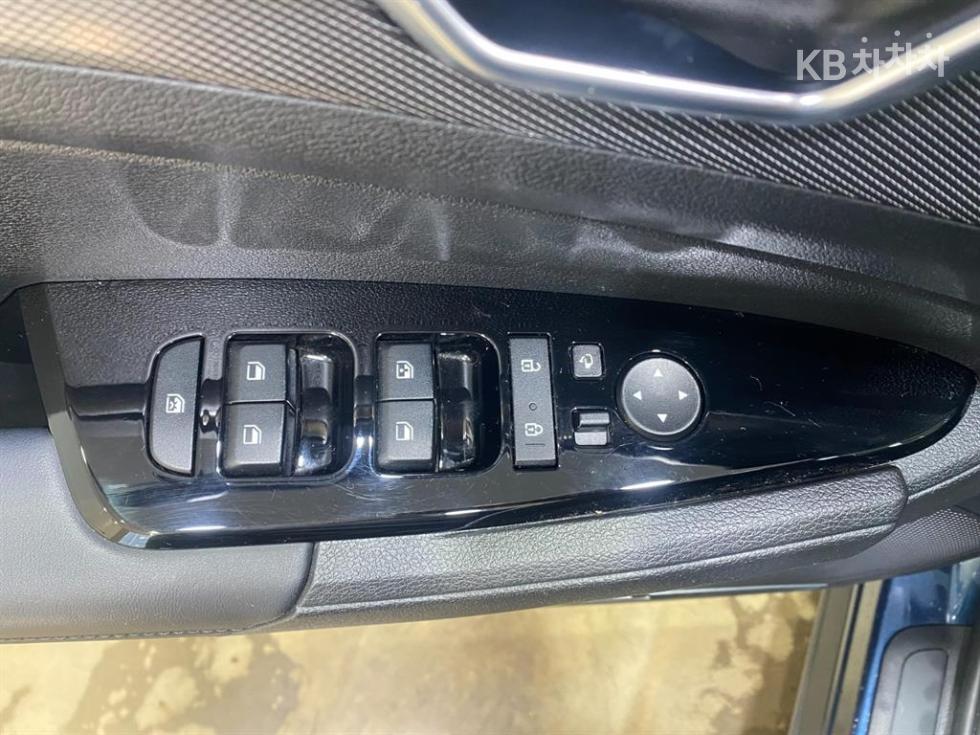 2022 - kia sportage