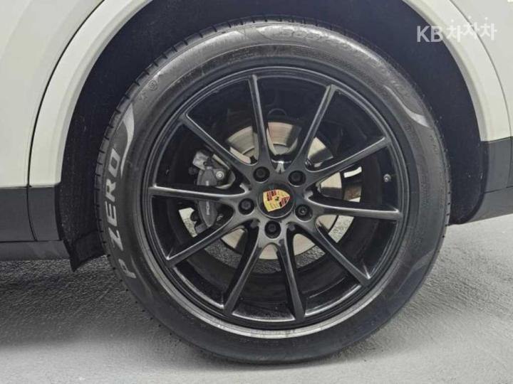 Porsche Cayenne 9Y0 3.0 Coupe Base Type 7