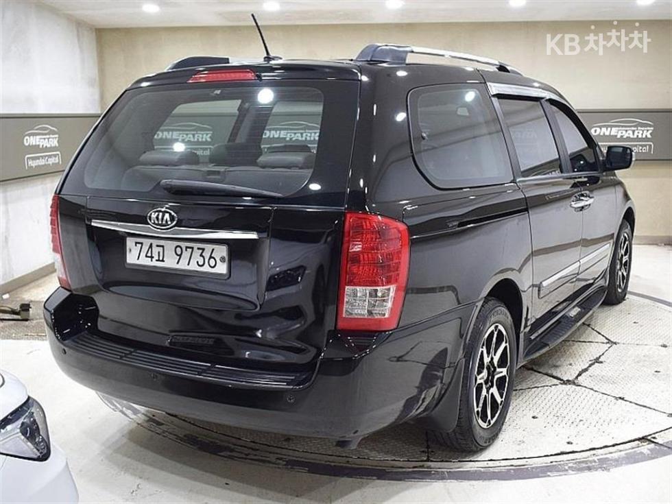 2012 - kia carnival