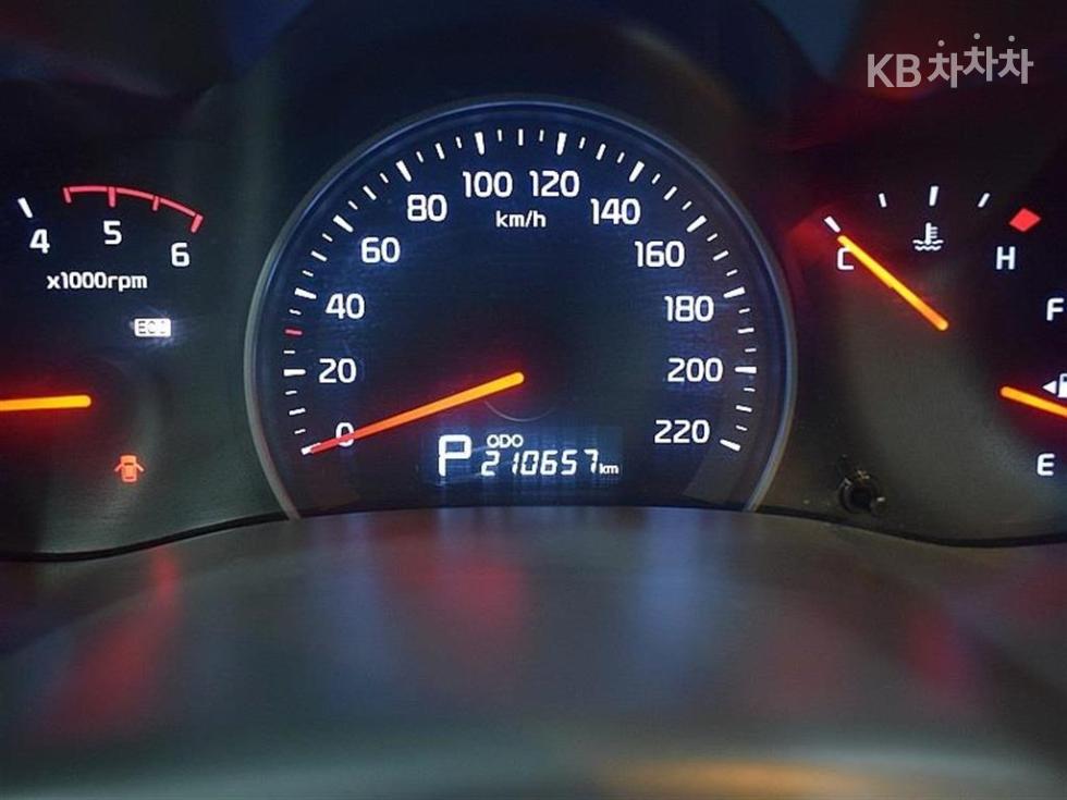 2012 - kia carnival