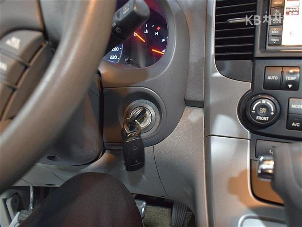 2012 - kia carnival