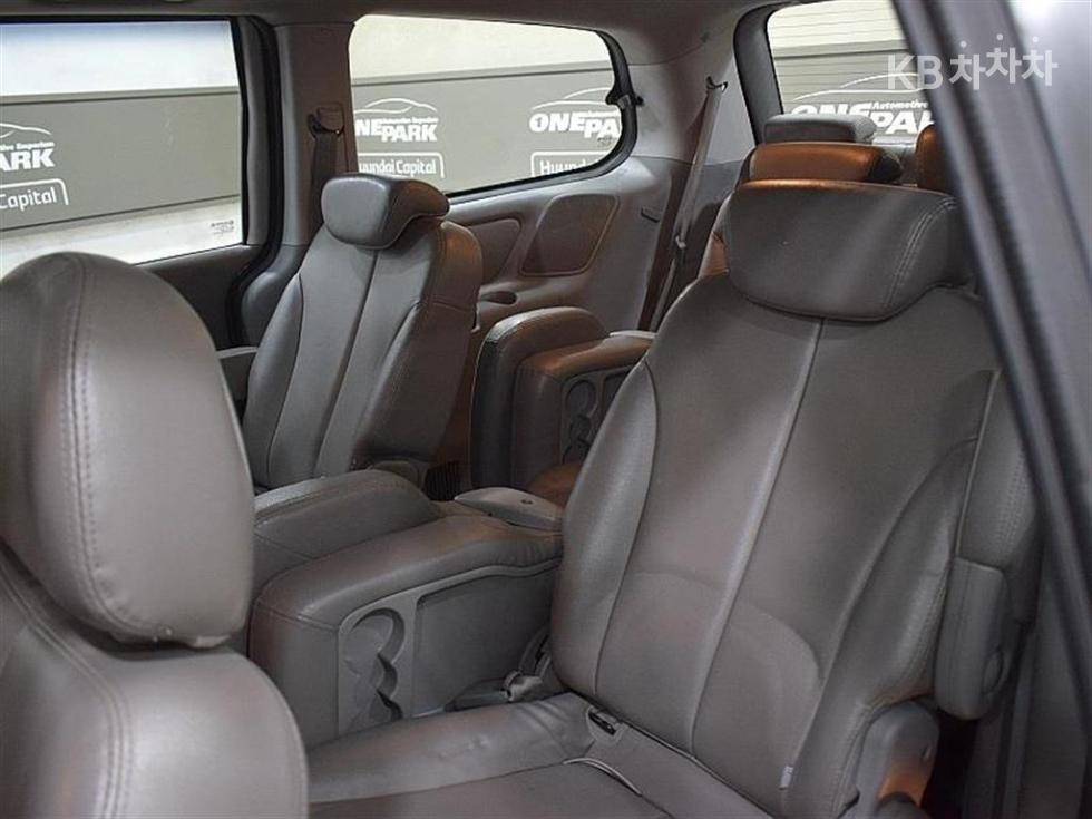 2012 - kia carnival