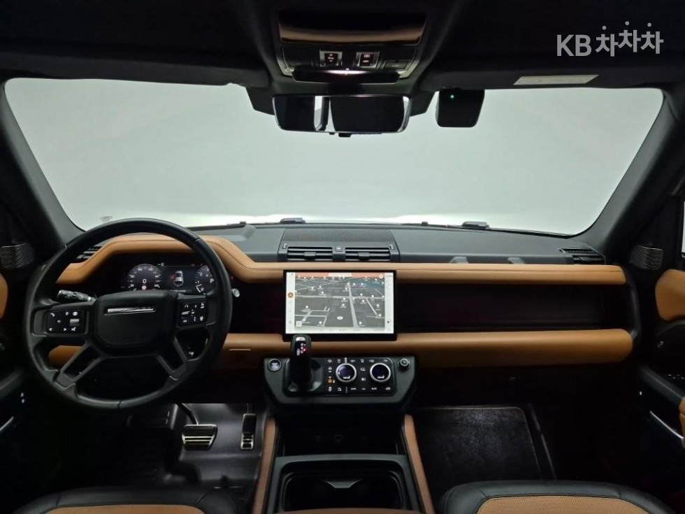 Land Rover Defender — miniaturë 7