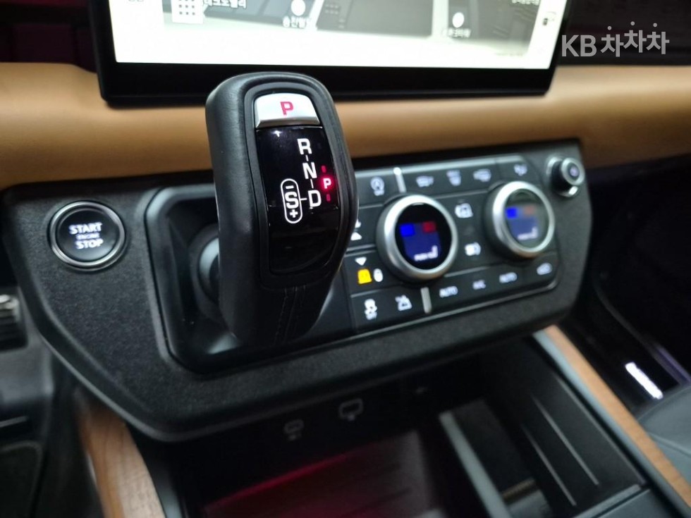 Land Rover Defender — miniaturë 8