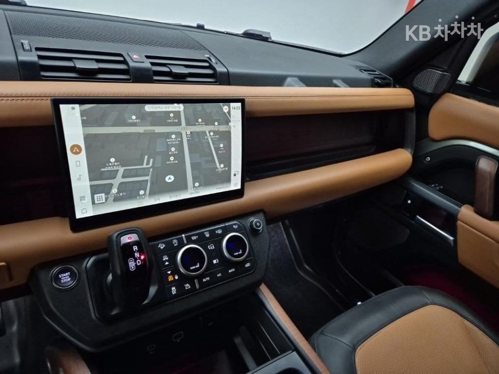 Land Rover Defender — miniaturë 10