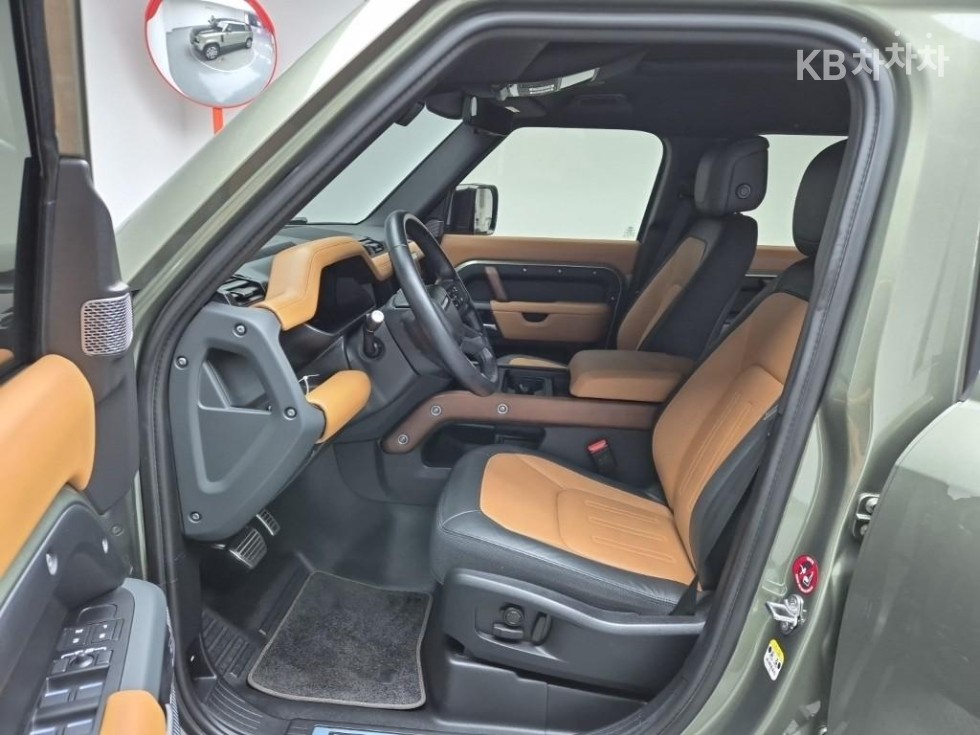 Land Rover Defender — miniaturë 11