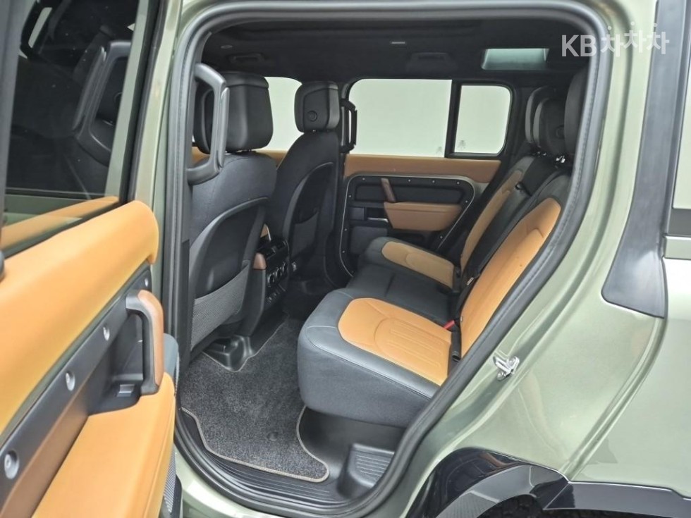 Land Rover Defender — miniaturë 12
