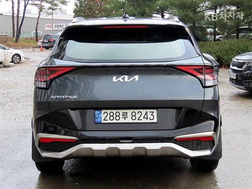 2023 - kia sportage