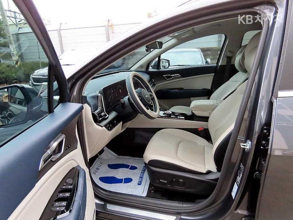 2023 - kia sportage