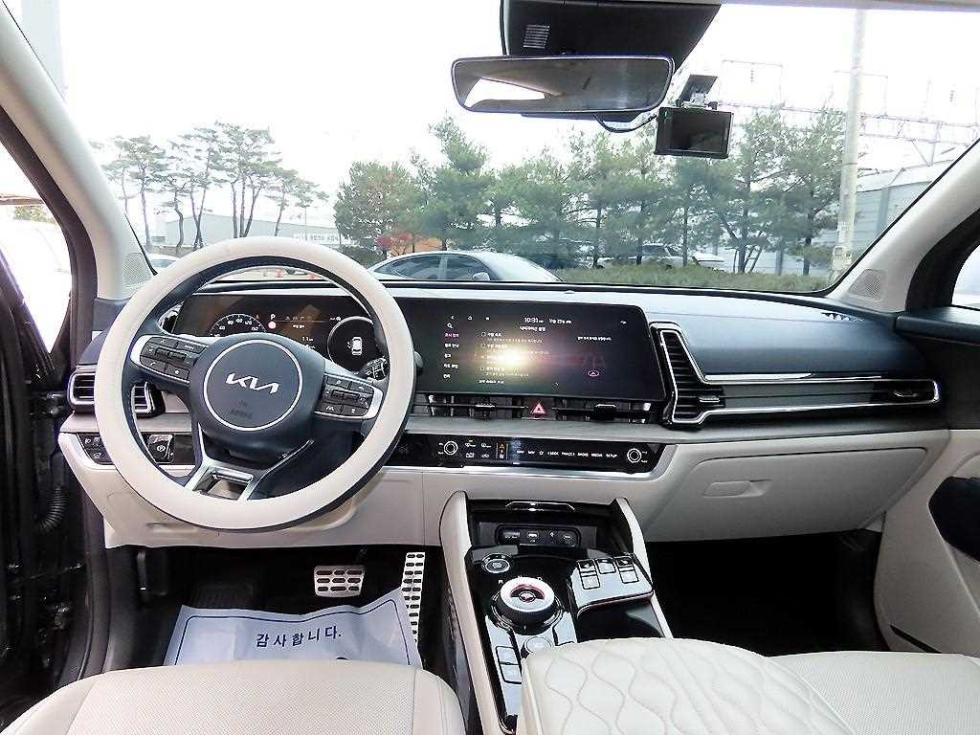 2023 - kia sportage