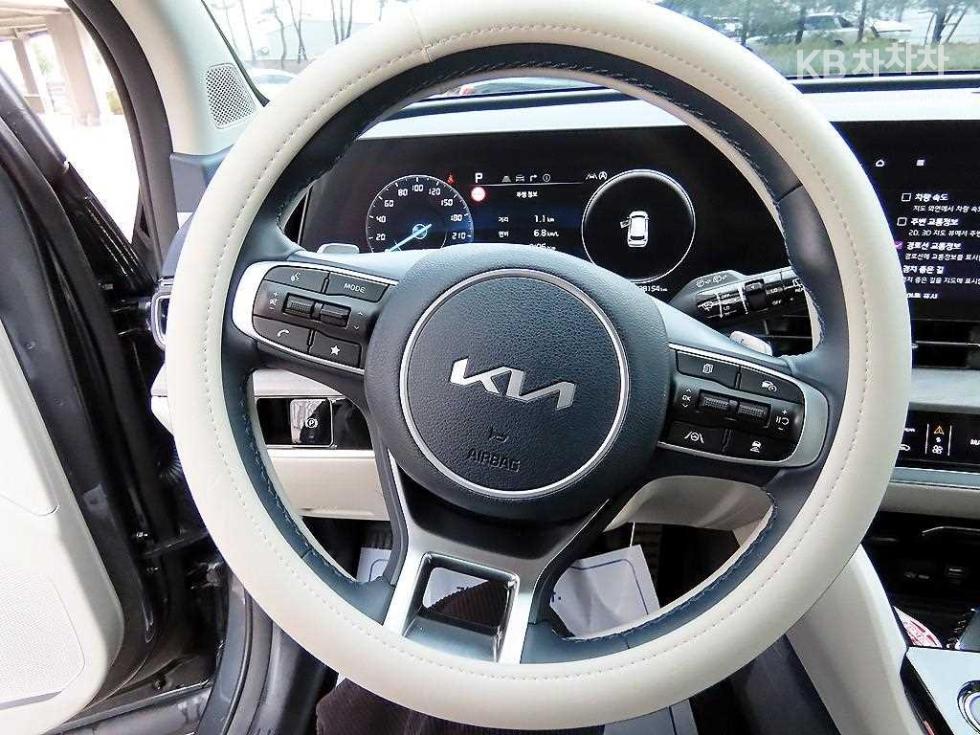 2023 - kia sportage