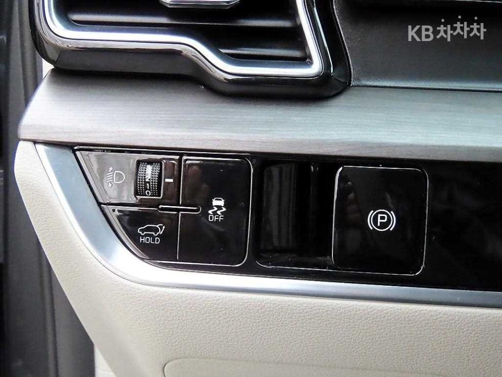 2023 - kia sportage