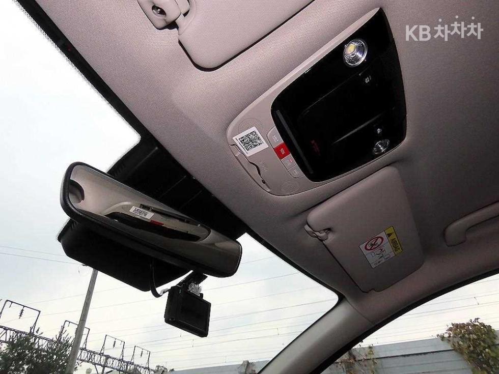 2023 - kia sportage