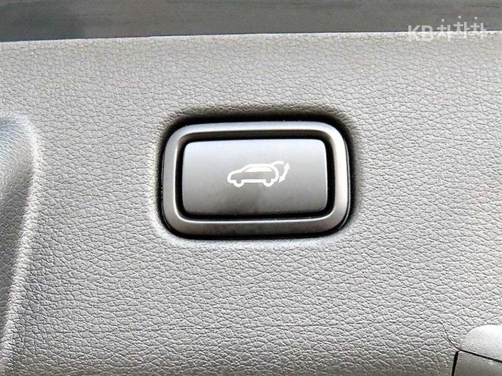 2023 - kia sportage