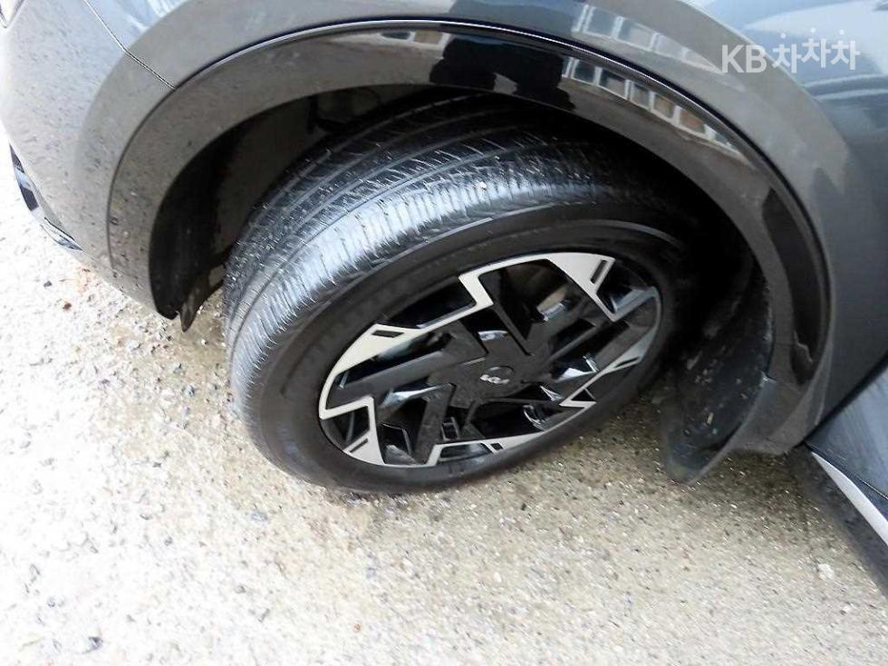 2023 - kia sportage