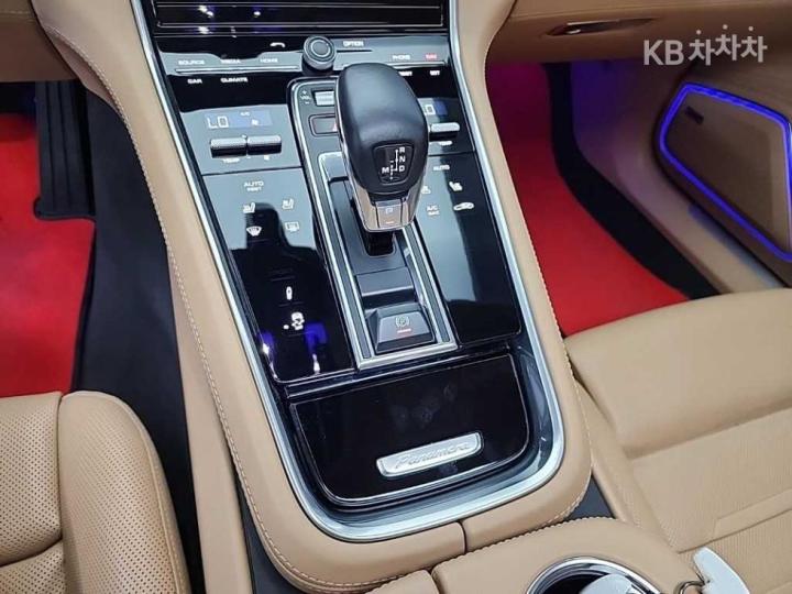 Porsche Panamera 971 3.0 4 Base Type 9