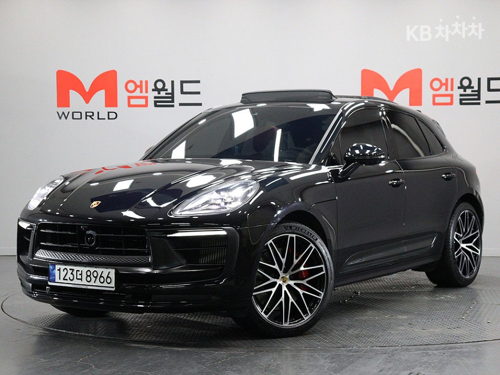 2023 porsche macan