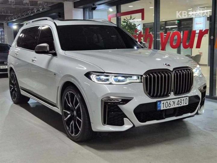 BMW X7 xDrive 40i — foto 1