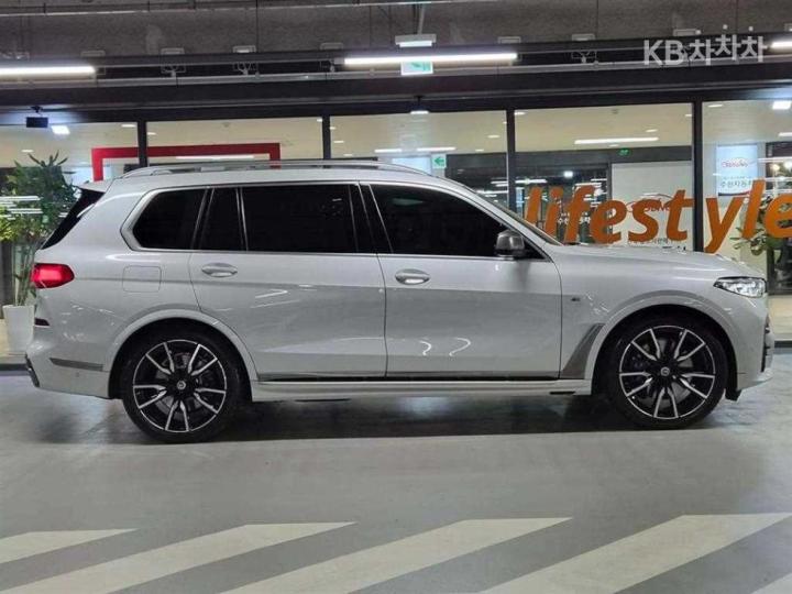 BMW X7 — miniaturë 3