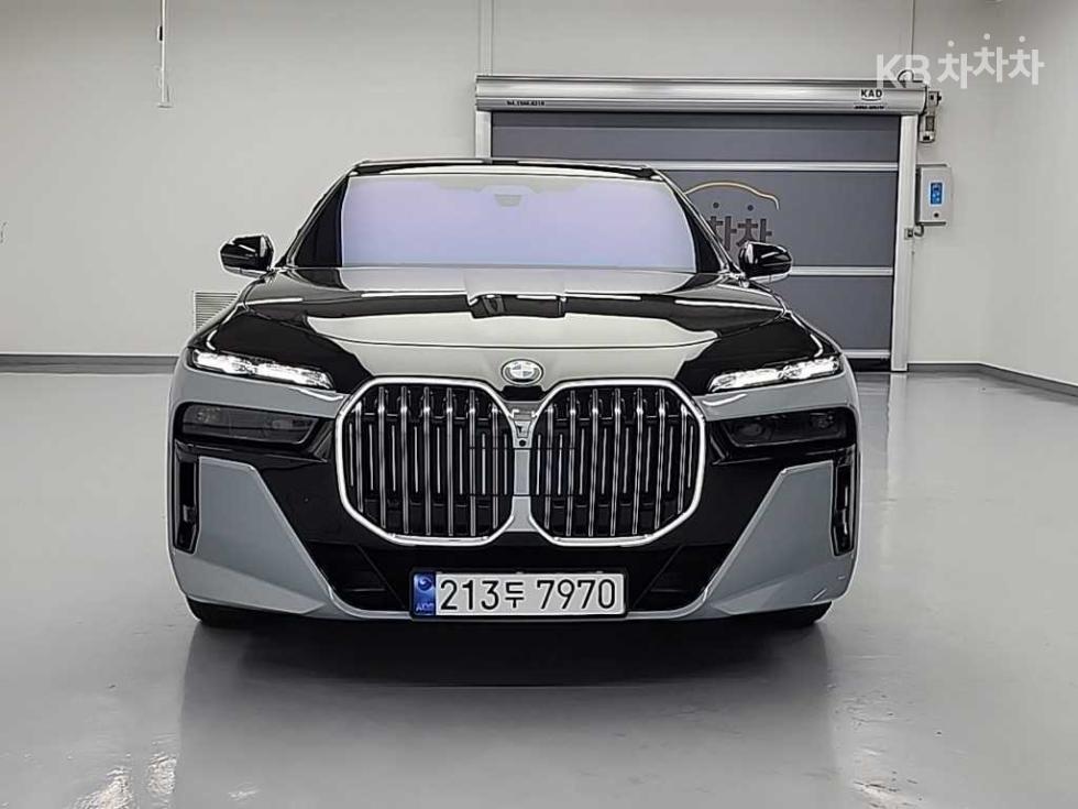 BMW 7er — miniaturë 2