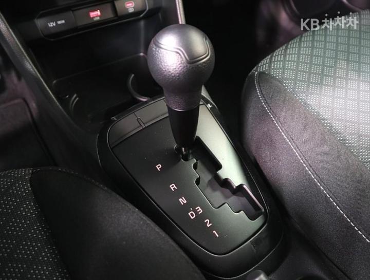 Kia Morning 1.0 Gasoline Trendy - фото 14